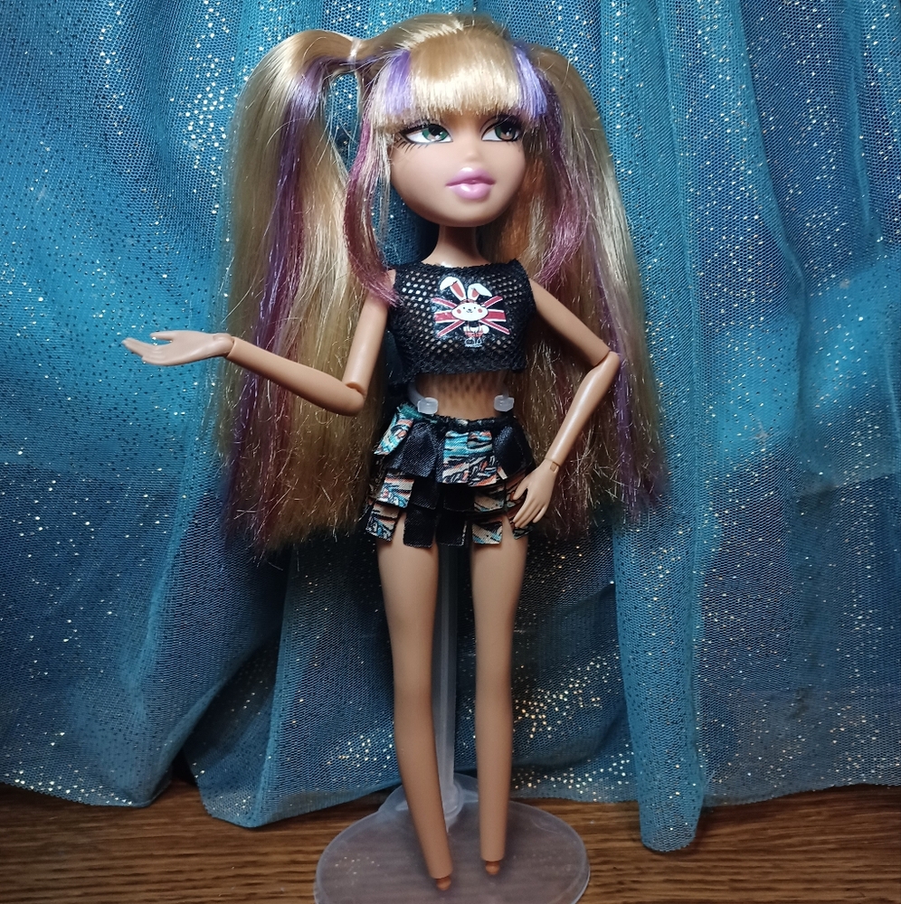 Bratz Doll - Twisty Style Yasmin